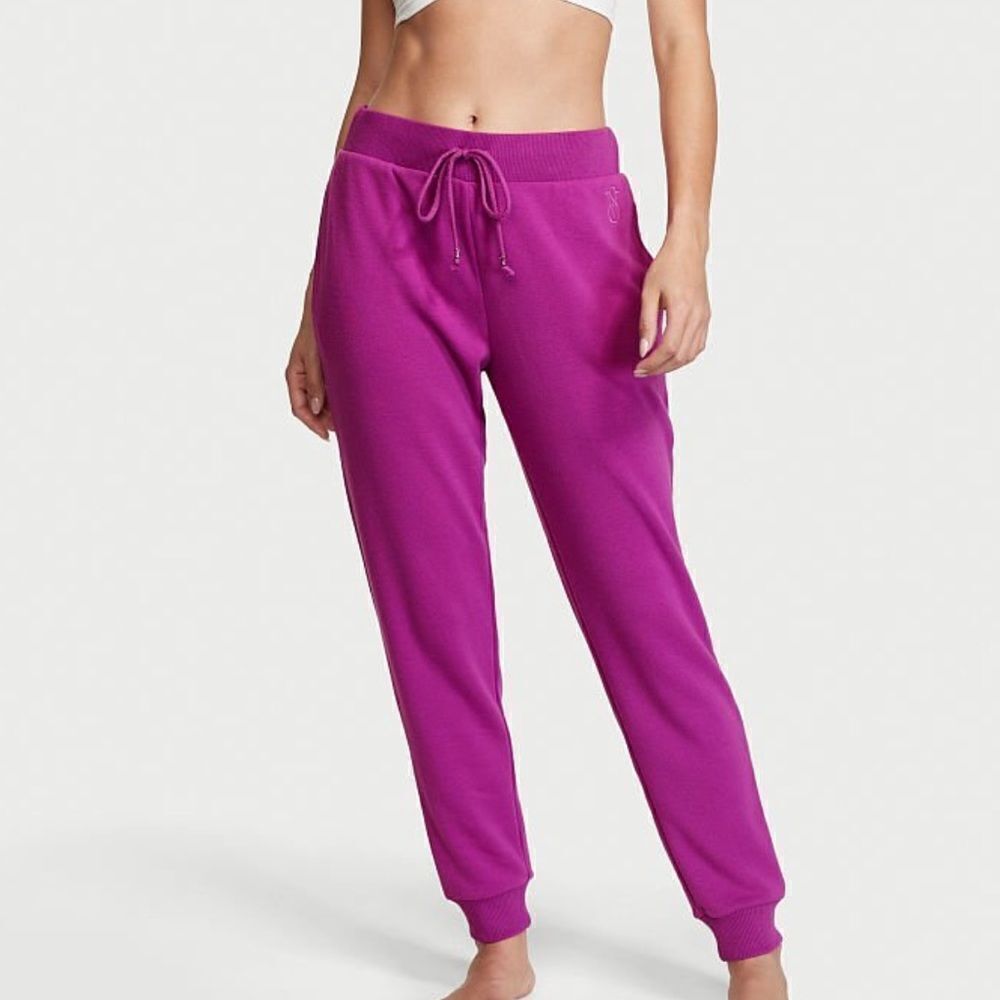 Victorias Secret Supersoft Cotton Fleece Mid Rise Jogger Pants Very Berry Graphi